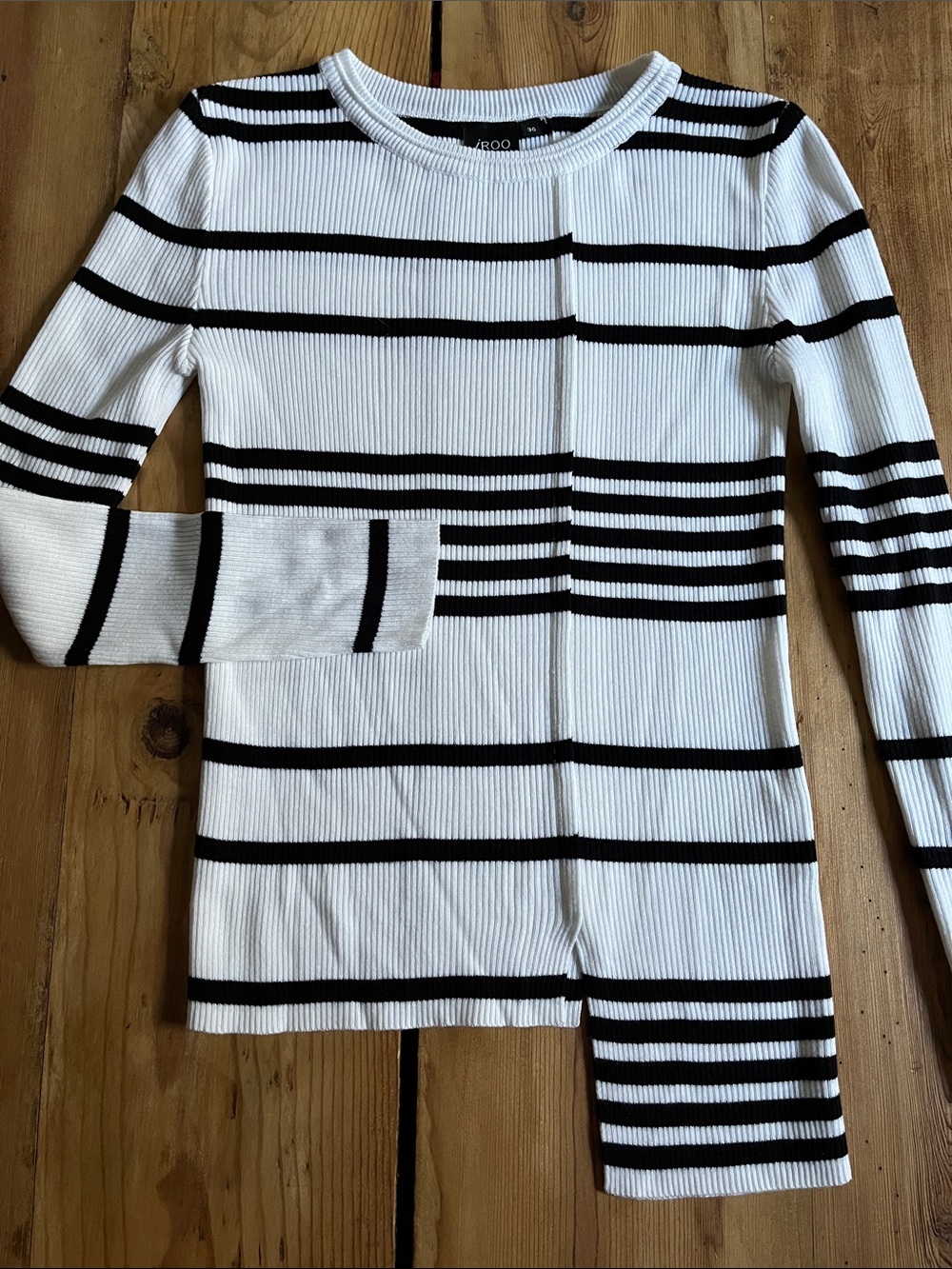 iROO 36 Black & White Asymmetrical Ribbed Knit Blouse Top